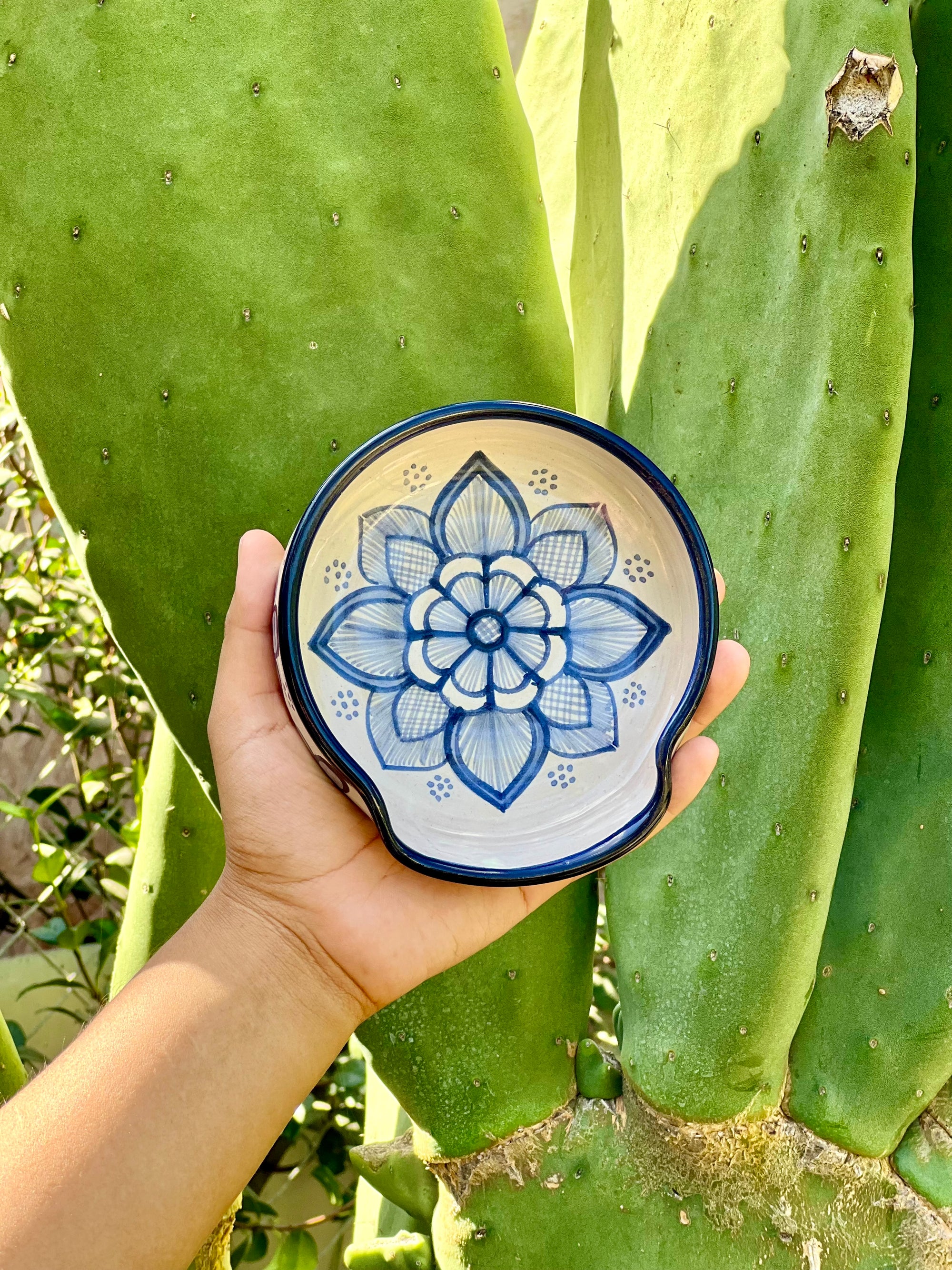 El pedido anticipado de SPOON REST se envía en 7–13 semanas / Preventa Envío en 7–13 Semanas: Mi Pedacito de México: Edición Azul Spoon Rest – Modern Mexican Homeware | Hecho artesanalmente, no tóxico | Nuestra Casita Co.